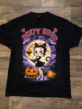 Betty Boop Cat Black Graphic Tee with Purple & Pink Halloween Cat Print